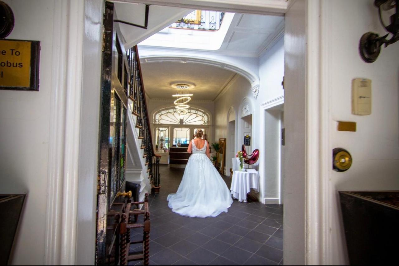 Antrobus Hotel Amesbury Luaran gambar
